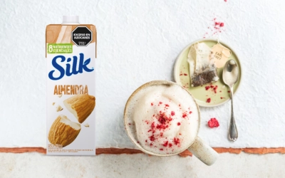 Te con latte de frambuesa